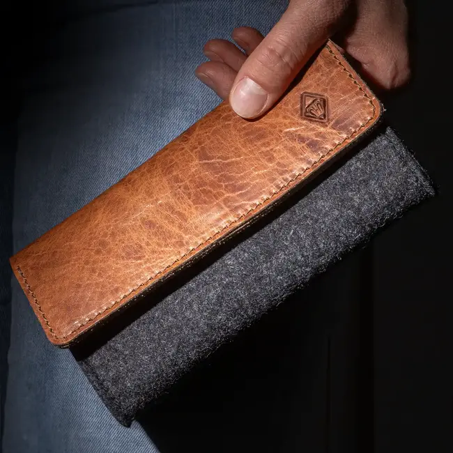 Ladies' wallet in felt & leather