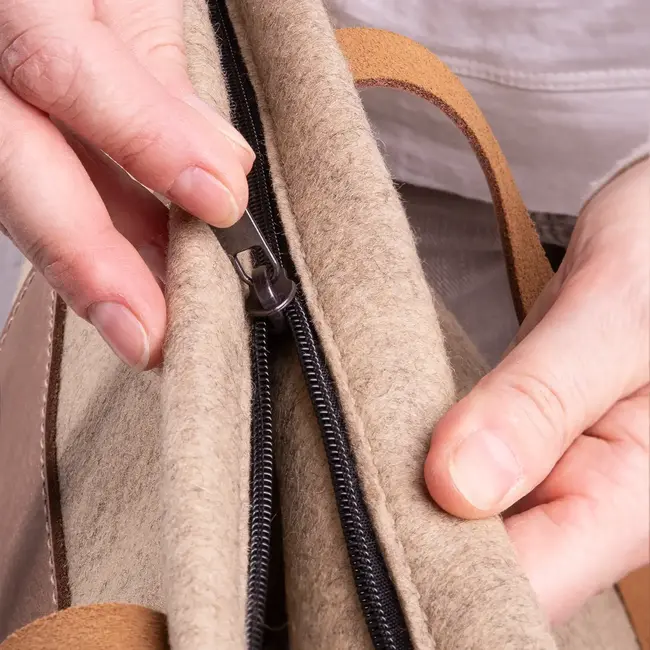 feltbag large in wool felt & buffalo leather BOAT BAG