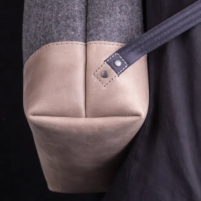 Rolltop Rucksack aus Wollfilz & Rindleder