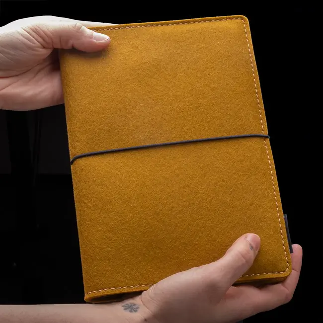 Notizbuch mit Filz Umschlag
