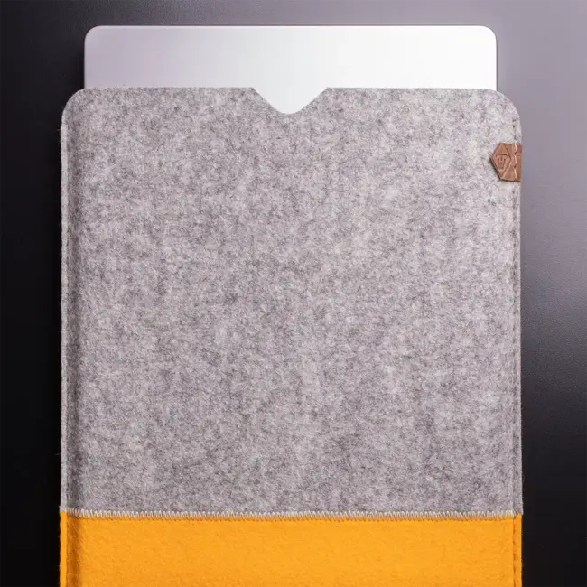 MacBook Hülle im Color Blocking Design aus Filz