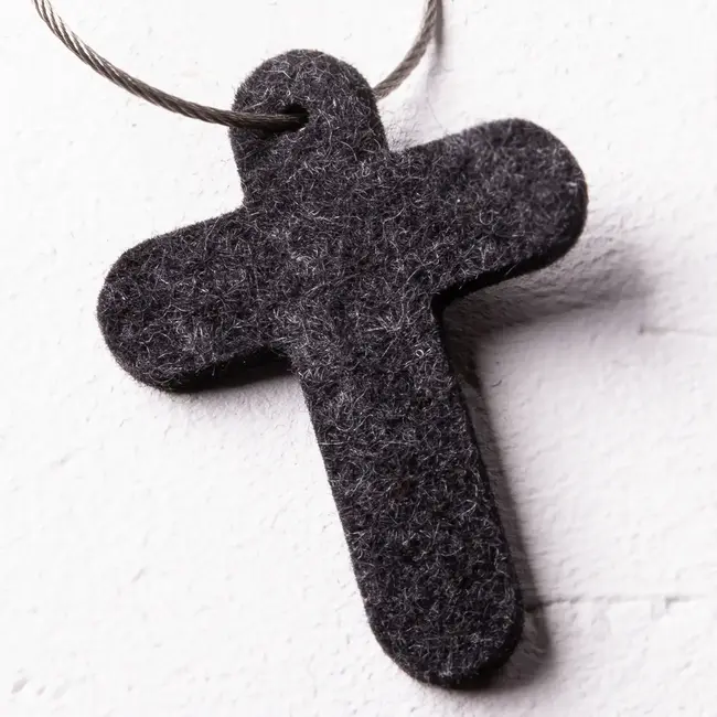 Kreuz Schlüsselanhänger aus Filz