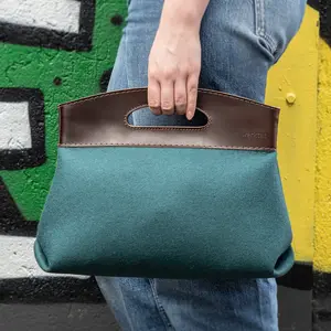 Handtasche „Cut Out" aus Filz und Leder