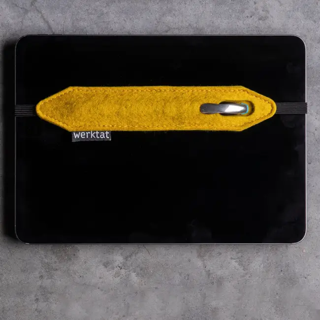 Pen holder of felt with rubber band