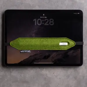 Pen holder of felt with rubber band