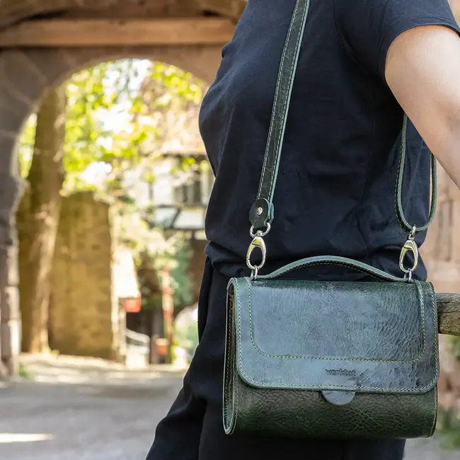 Crossbody bag of genuine leather SCHATZKÄSTCHEN
