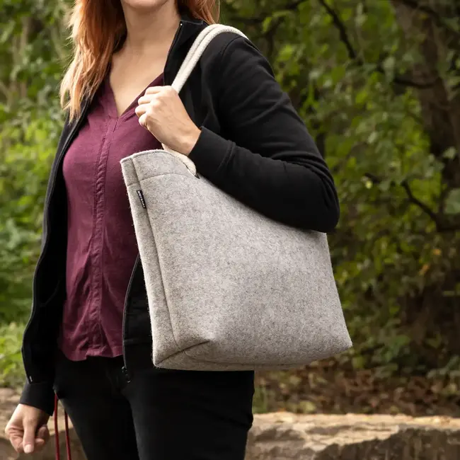 Wool felt bag SEILZUG
