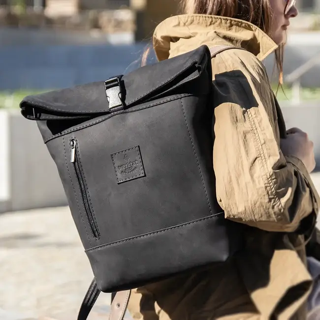 Rolltop backpack small in cowhide leather