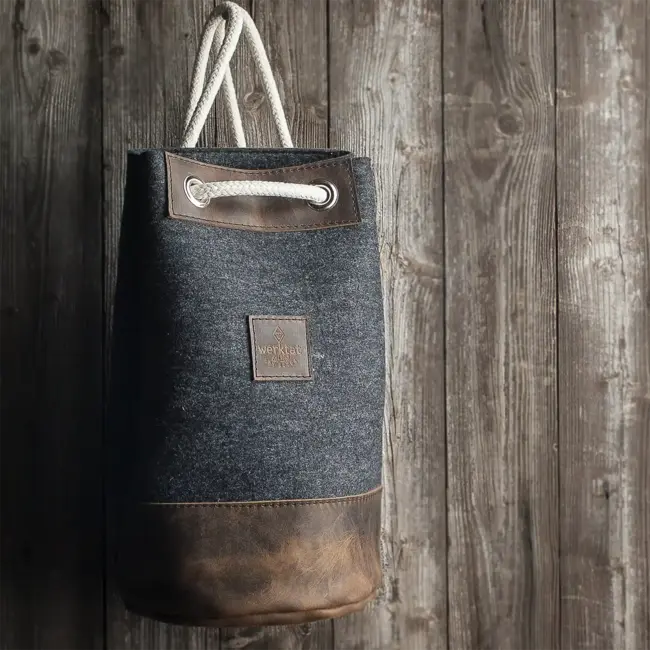 Matchsack aus Filz und Leder