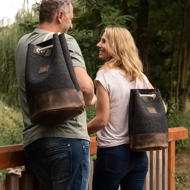 Matchsack aus Filz und Leder