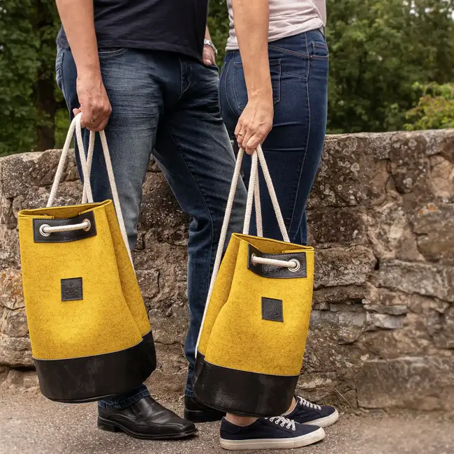 Duffle bag of felt and leather