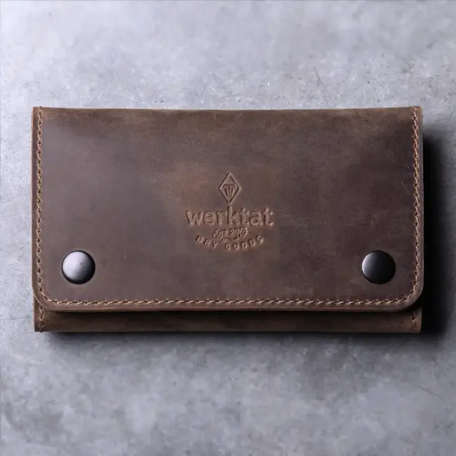 Tobacco pouch in cowhide leather for rolling