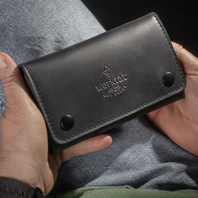 Tobacco pouch in cowhide leather for rolling