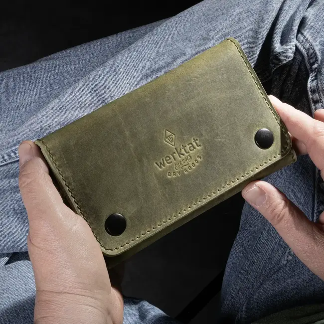 Tobacco pouch in cowhide leather for rolling