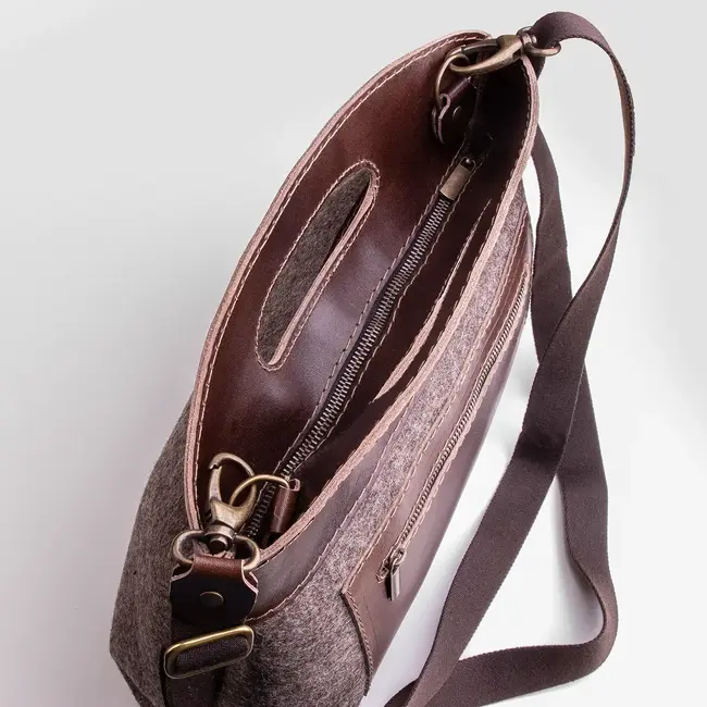 Handbag „Cut Out" of felt and leather