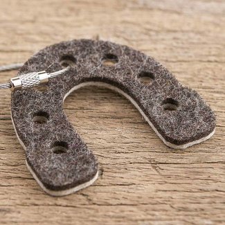 horseshoe key fob of felt