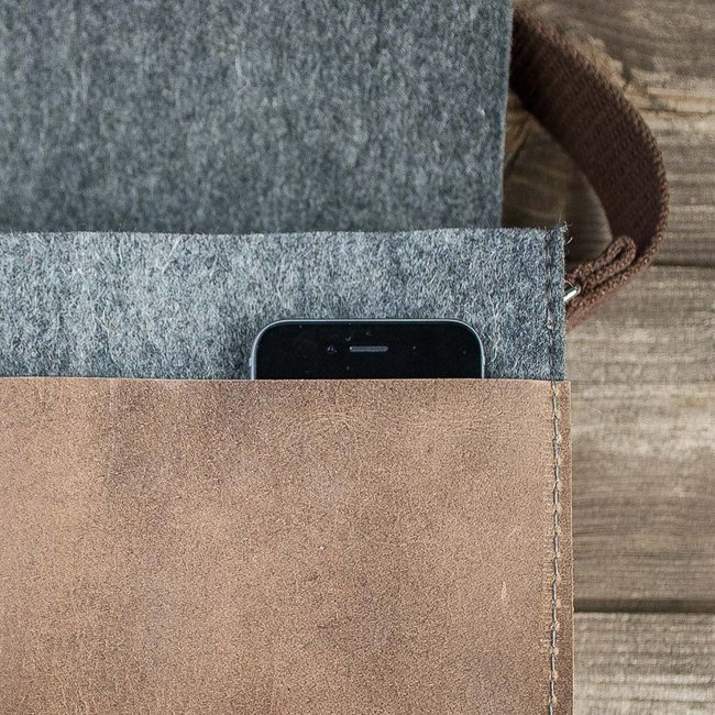 Compact Crossbody bag of wool felt and genuine leather – EMIL