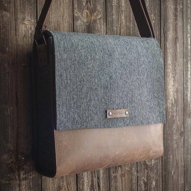 Large messenger bag of wool felt & genuine leather, Crossbody – KARL
