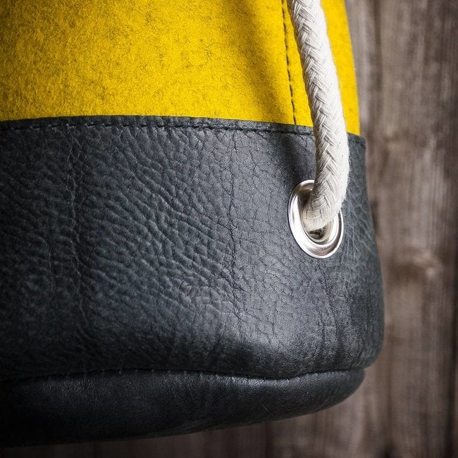 MEERWERK made of felt & leather - small duffel as sports- or gym bag -  werktat