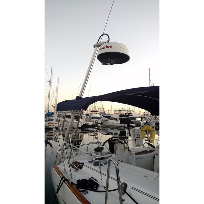 SCANSTRUT LMB-F1 self-levelling radar mount – forward facing backstay