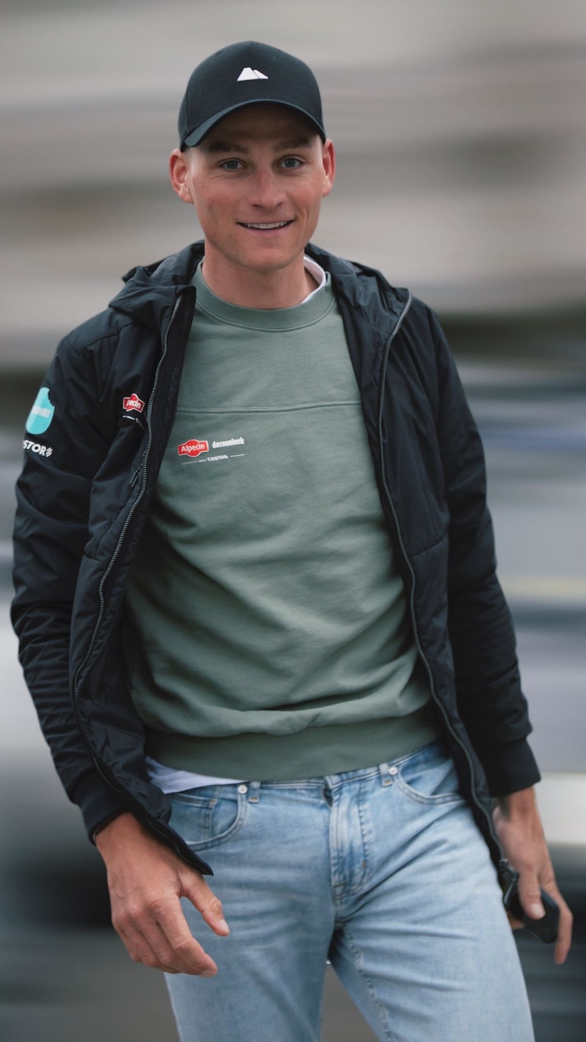 Topfanz Alpecin-Deceuninck x FDMKR Sweater – Khaki