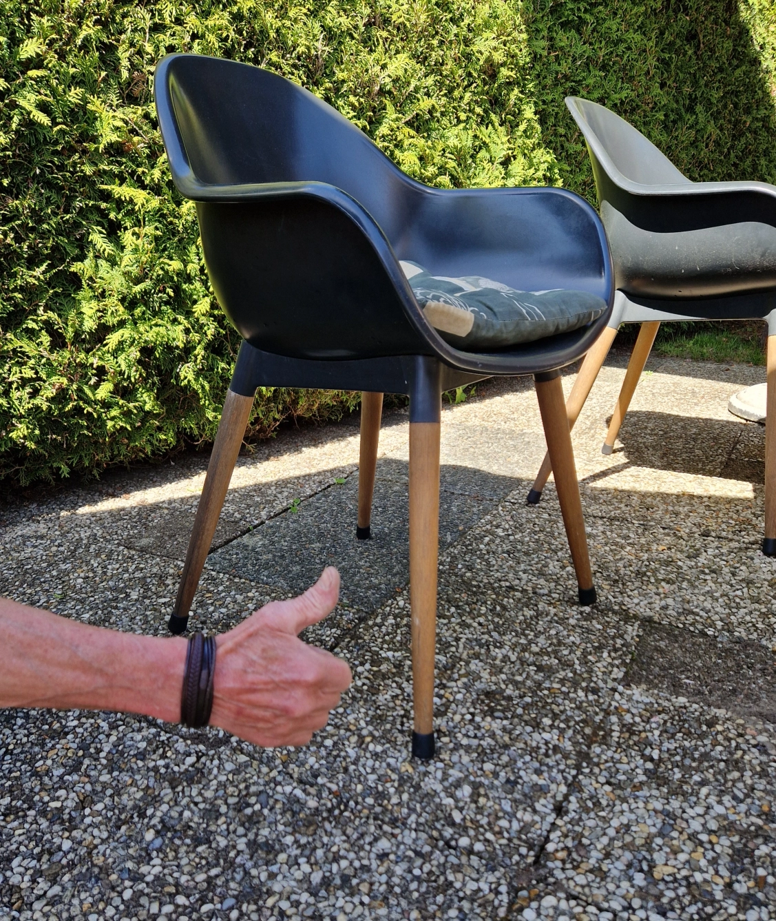 Tuinstoelen uitgevoerd met onze zware kwaliteit ombuis doppen.