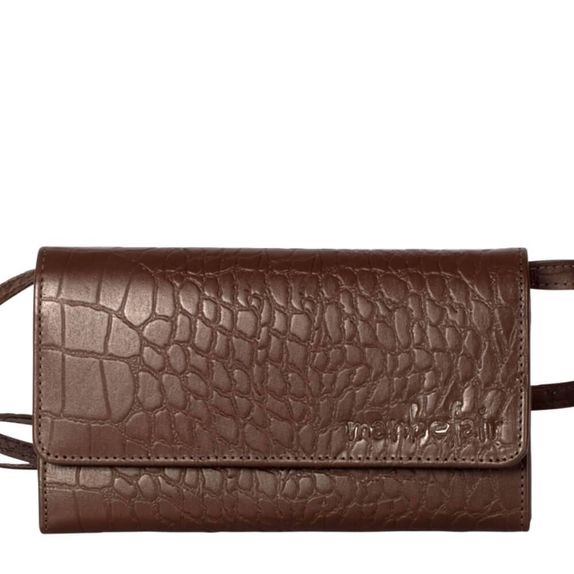 Mini Clutch Lily aus pflanzlich gegerbtem Leder – Braun mit Kroko-Prägung