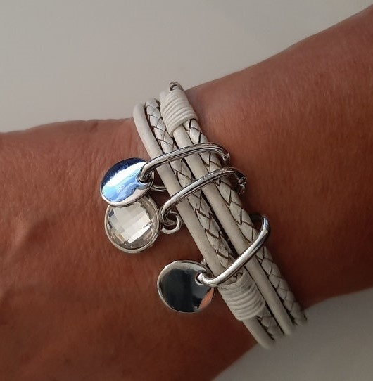 A-Zone Echt Lederen Armband Silver White met 3 hangertjes