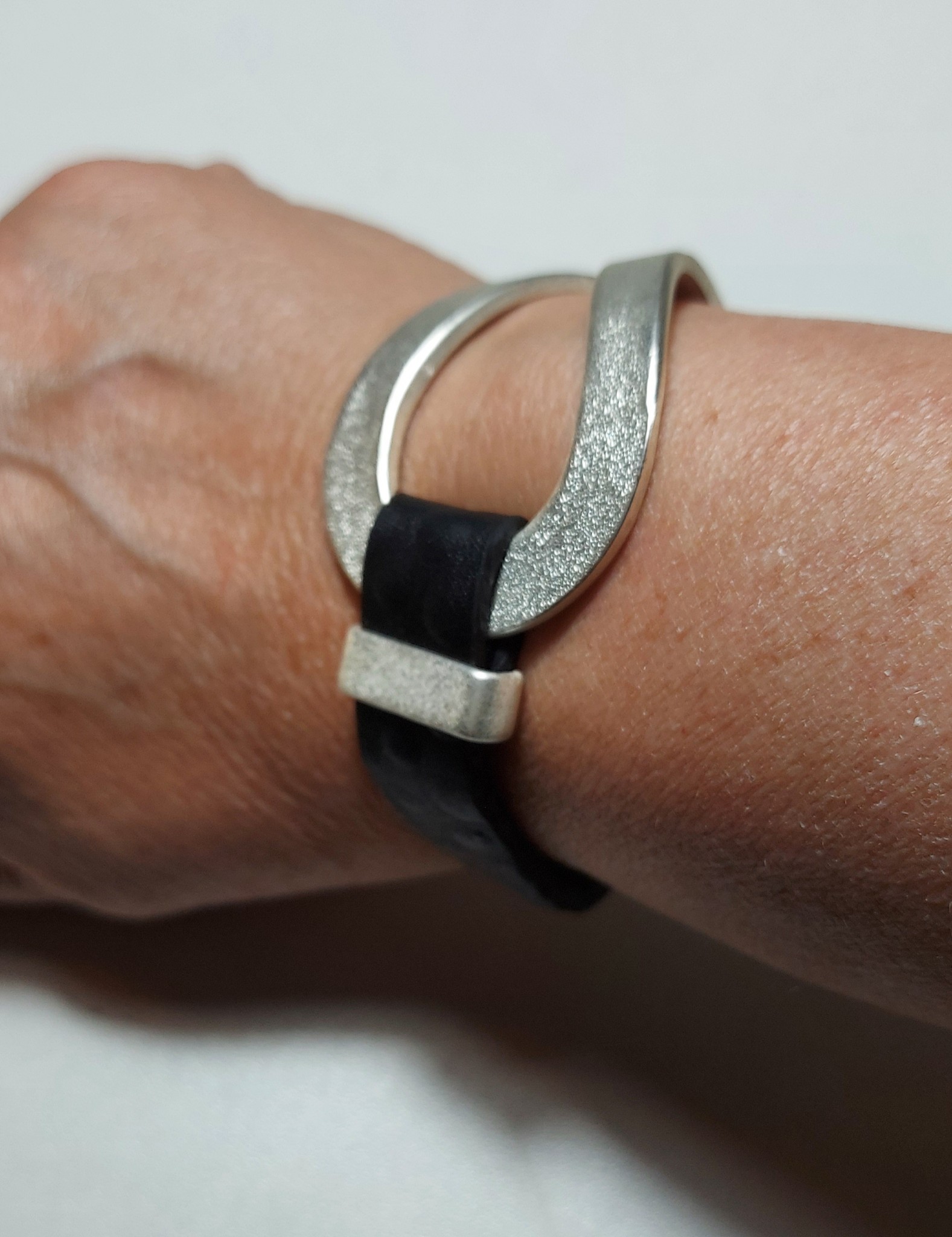A-Zone Echt lederen armband met een aluminium element