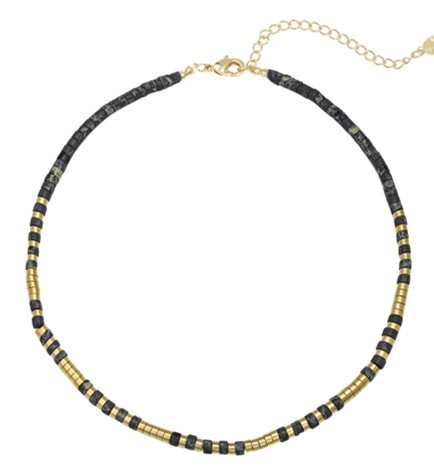 Zwarte natuursteen ketting met gouden details