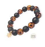 Sazou Jewels elastische armband met zwarte en luipaard acryl kralen en steel bedel