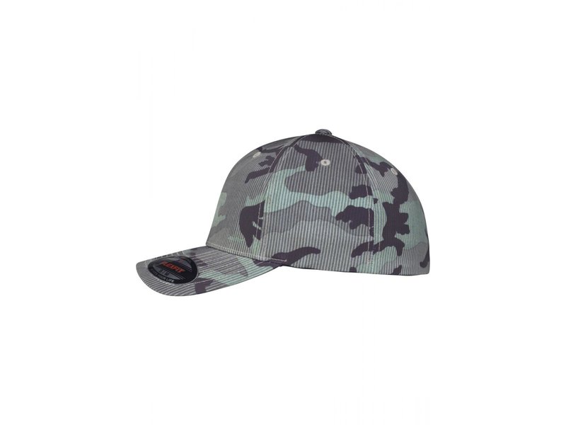 Urban Classics  Flexfit Camo Stripe Cap