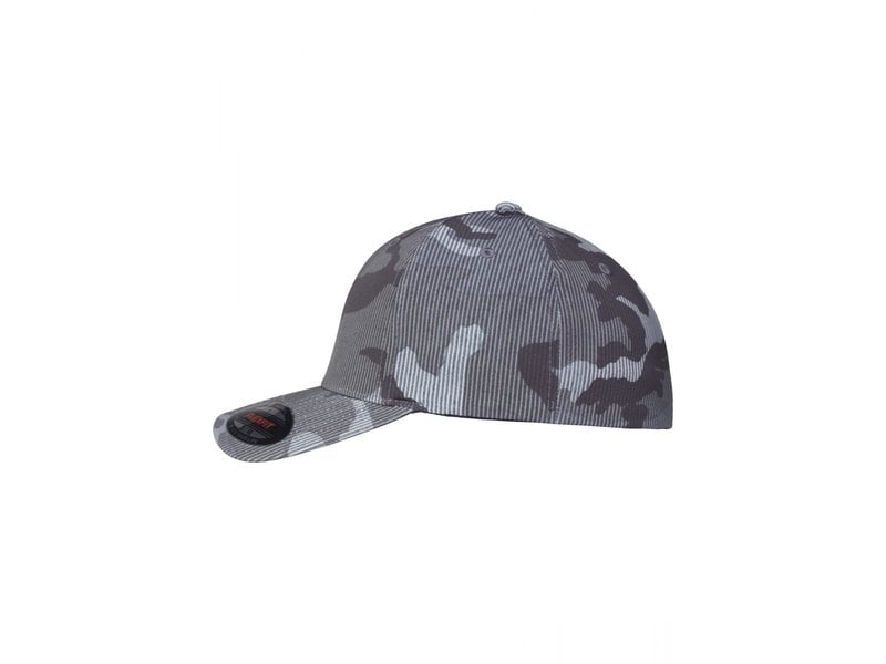 Urban Classics  Flexfit Camo Stripe Cap