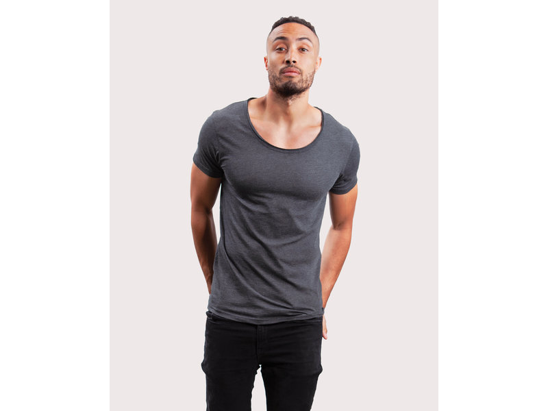 Mantis Men's Raw Scoop T-Shirt