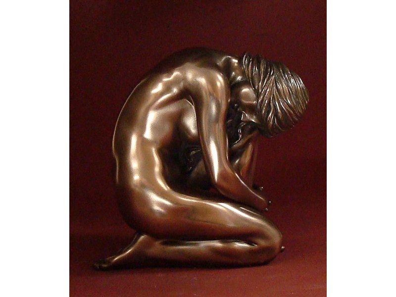 BodyTalk Escultura desnuda mujer sentada