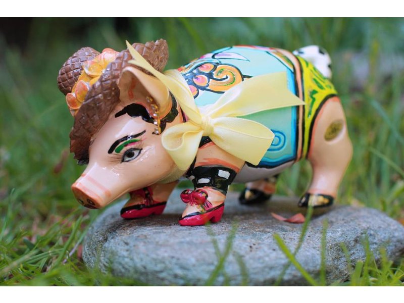 Toms Drag Pig "Little Charlene"