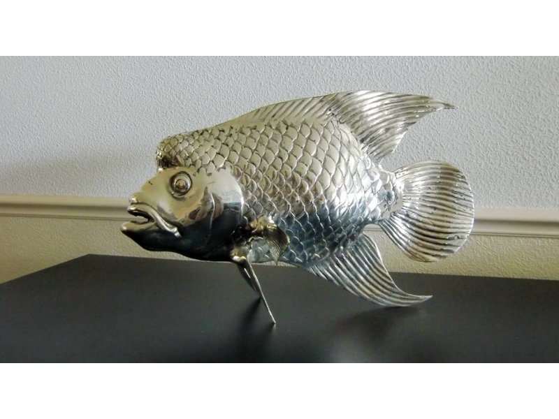 SEA LIFE - MGM Tropical fish sculpture Lou Han - silver plated Yellowcast