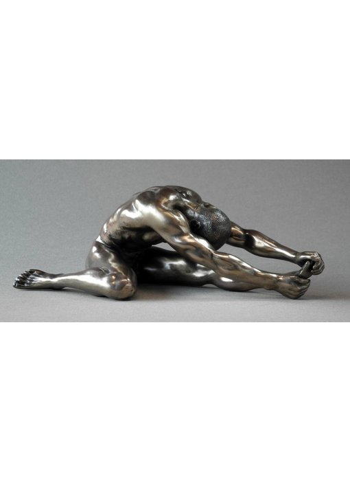 BodyTalk Bodybuilder sculpture - stretching