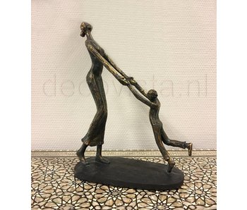 Moeder met kind sculptuur