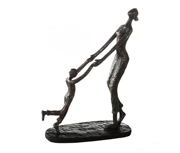 Mother with child sculpture