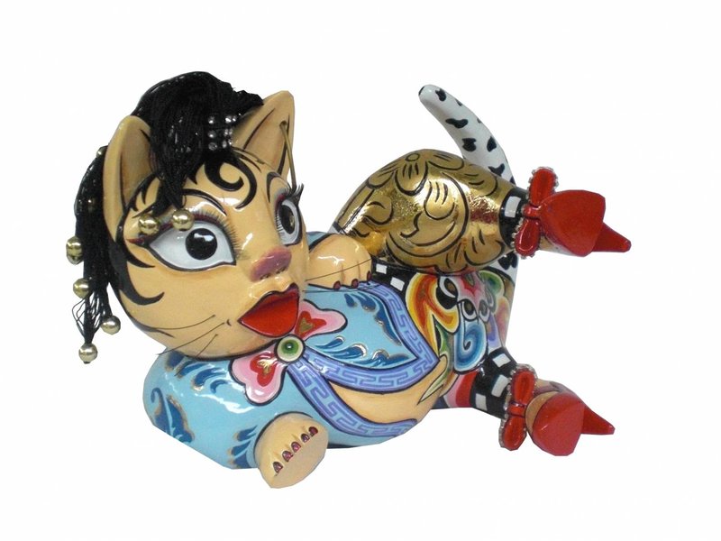 Toms Drag Cat figurine lying cat Amy