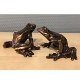 L' Art Bronze  Two bronze tree frogs