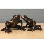 L' Art Bronze  Two bronze tree frogs