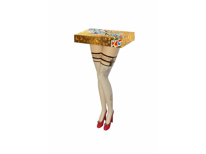 Toms Drag Sexy wandtafeltje op rode pumps