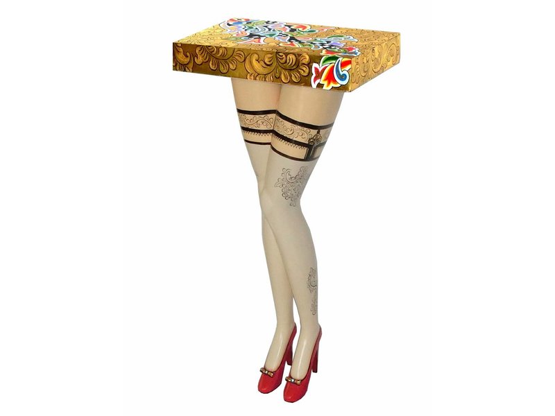 Toms Drag Sexy wandtafeltje op rode pumps