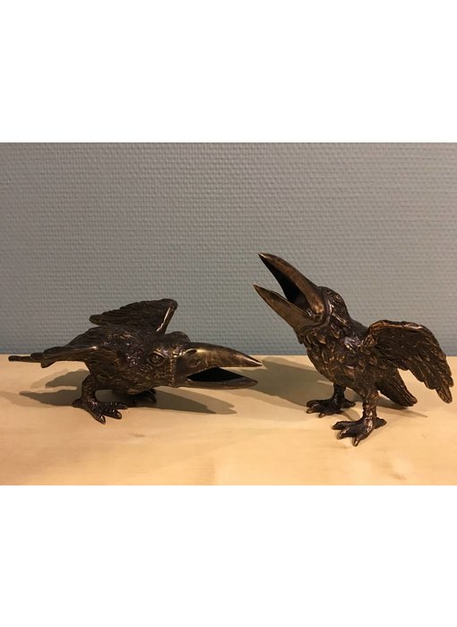 L' Art Bronze Two bronze crows