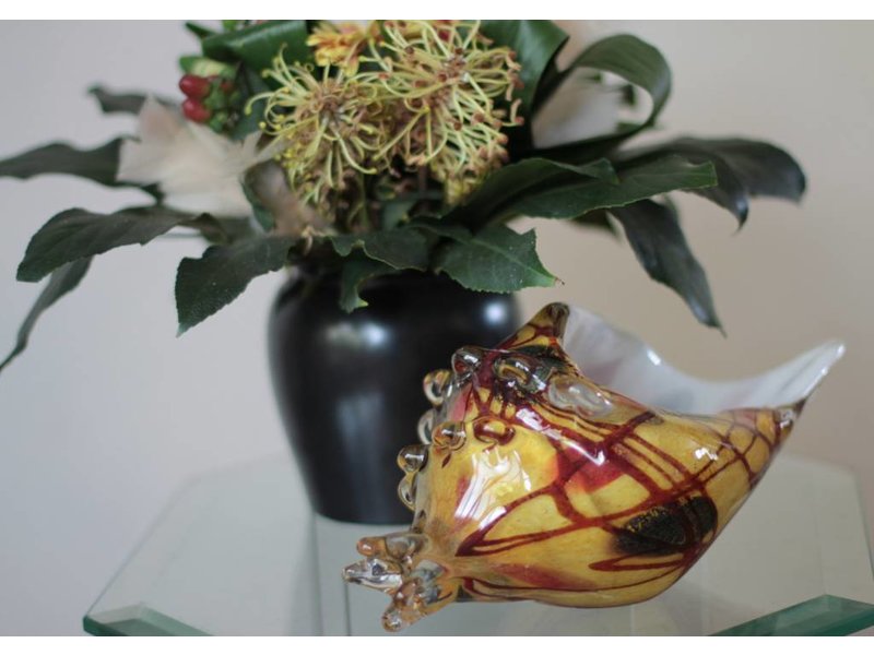 Vetro Gallery Glass sculpture yellow shell in murano style