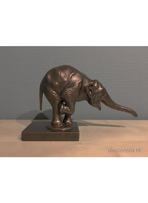 Bedelende Olifant - Bugatti