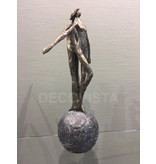 Decorative figurine Balancing