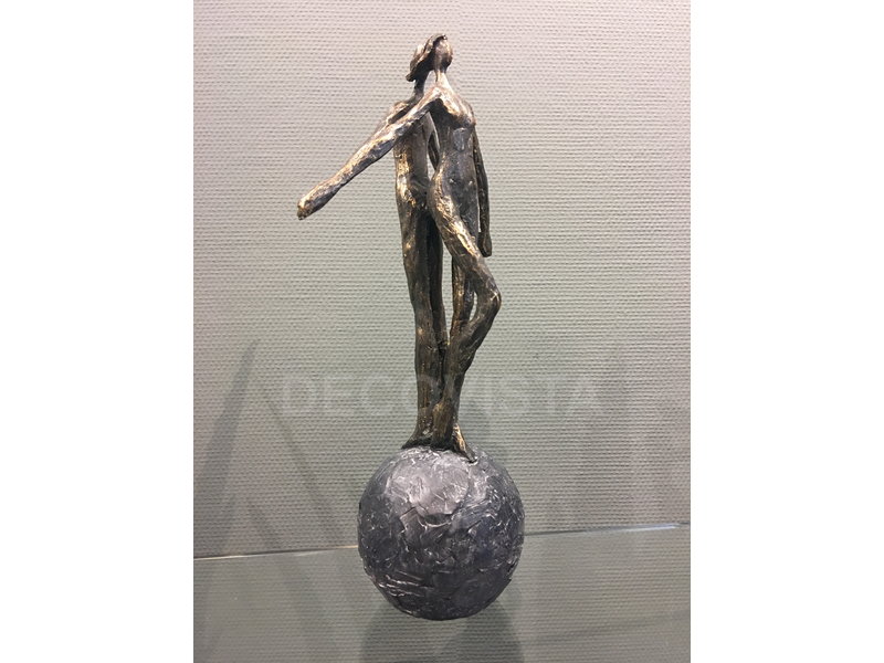 Decorative figurine Balancing